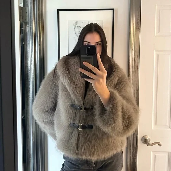 Zara faux fur buckle closure short coat grey brown - Picture 15 of 16